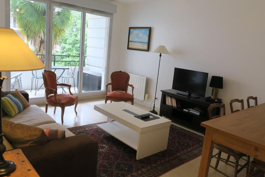 Appartement Confortable Et Au Calme Avec Terrasse Proche Du Metro - Accueil Personnel Lyon Exterior foto
